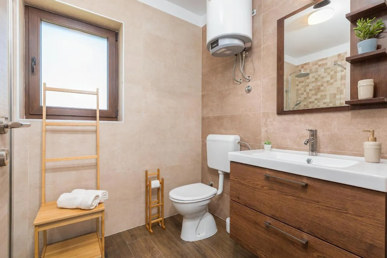 Rental House Nada 法扎纳 度假居