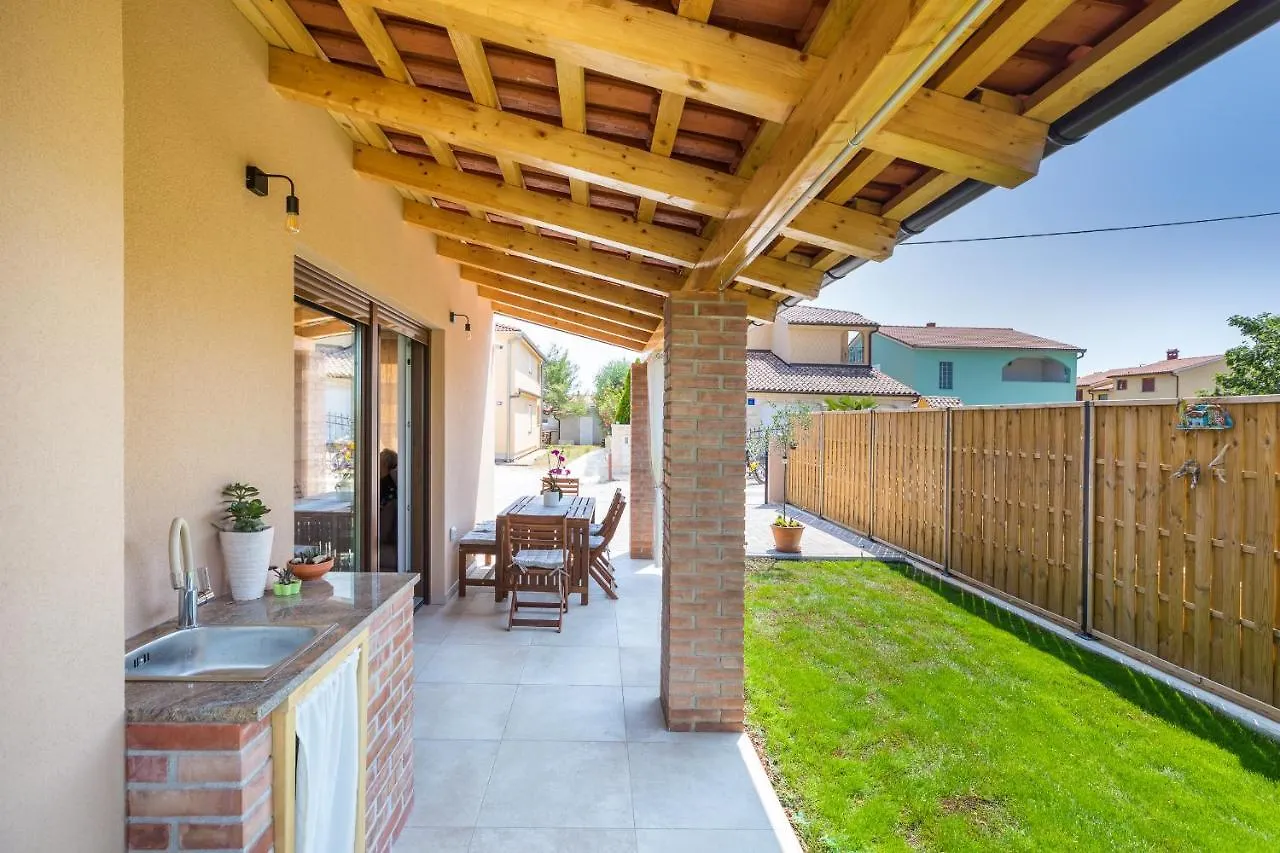 Rental House Nada 法扎纳