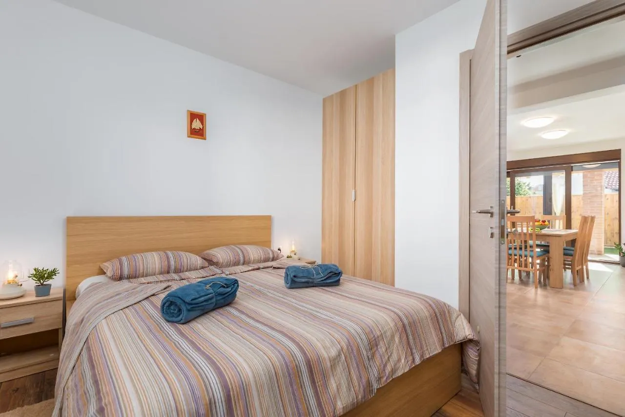 Rental House Nada 法扎纳 度假居